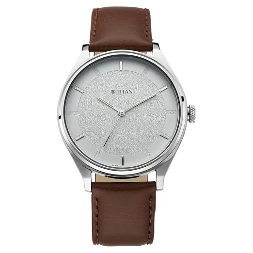 Men's Classic Watch: Gradient Dial & Sleek Markings with Leather Strap